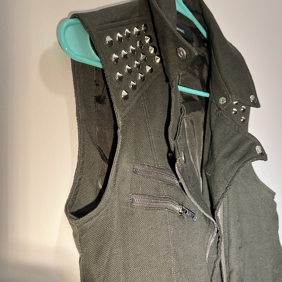 Forever 21 Olive Green Vest - Picture 2 of 5